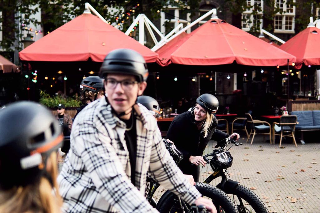 Lieve Vrouwekerkhof Op E Kickbike